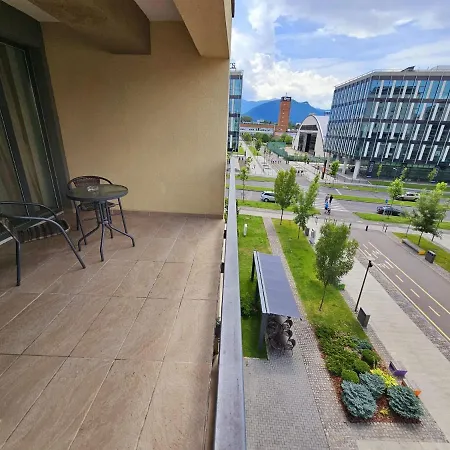 Bright&cozy Coresi 3 Апартаменты