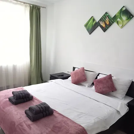 Apartment Bright&cozy Coresi 3 *