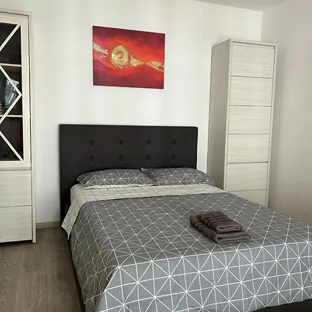 Апартаменти Bright&cozy Coresi *