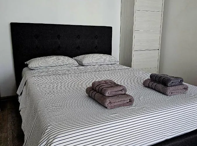 Bright&cozy Coresi 3 Апартаменты *