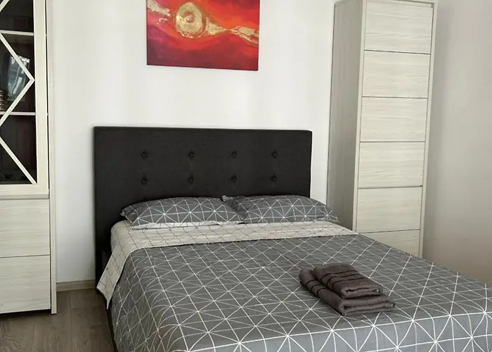 Апартаменты Bright&cozy Coresi 3 *