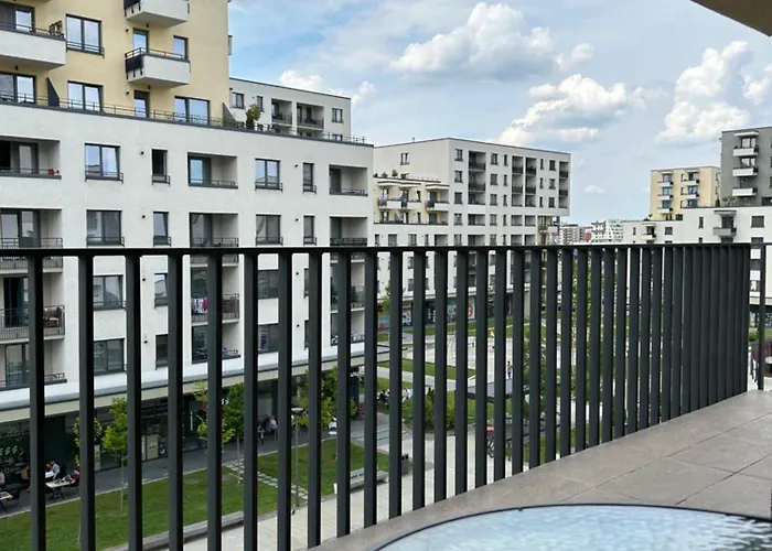 Апартаменты Bright&cozy Coresi 3 *